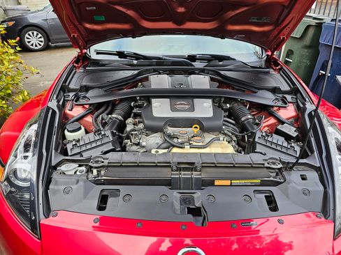 Used 2018 Nissan 370Z Coupe image 8