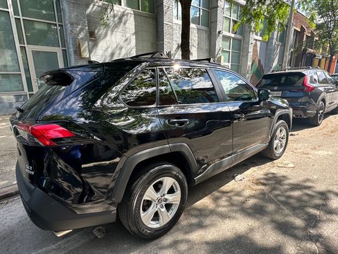 Used 2019 Toyota RAV4 XLE w/ Convenience Package AWD/4WD image 7
