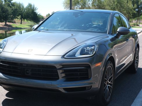 Used 2023 Porsche Cayenne Platinum Edition AWD/4WD image 4
