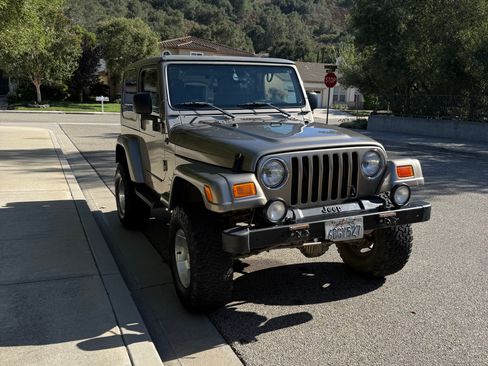 Used 2003 Jeep Wrangler Sahara AWD/4WD image 10