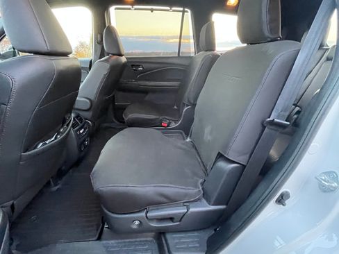 Used 2022 Honda Pilot Black Edition image 13