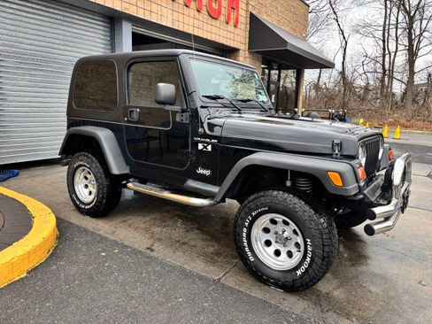 Used 2002 Jeep Wrangler X image 9
