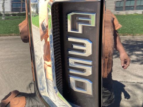 Used 2019 Ford F350 Platinum w/ Platinum Ultimate Package image 21