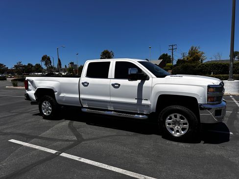 Used 2015 Chevrolet Silverado 2500 LTZ w/ Duramax Plus Package AWD/4WD image 2