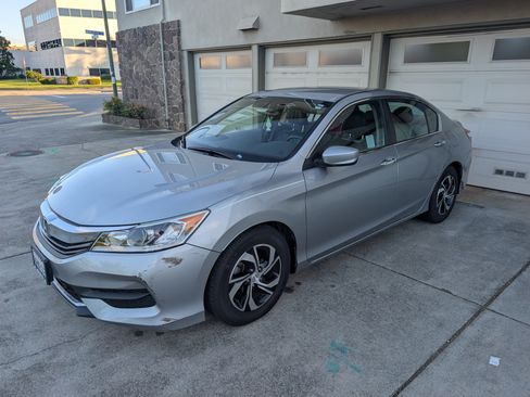 Used 2017 Honda Accord LX image 6