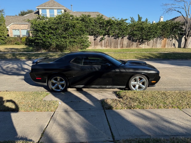 Used 2013 Dodge Challenger R/T Plus RWD image 1
