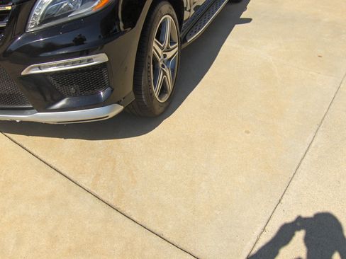 Used 2015 Mercedes-Benz ML 63 AMG 4MATIC w/ Driver Assistance Package image 2