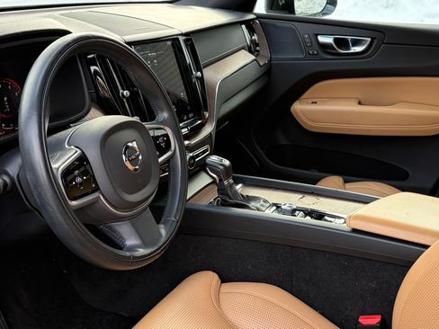 Used 2021 Volvo XC60 T5 Inscription w/ Advanced Package image 5