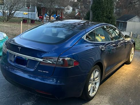 Used 2020 Tesla Model S Long Range Plus image 4