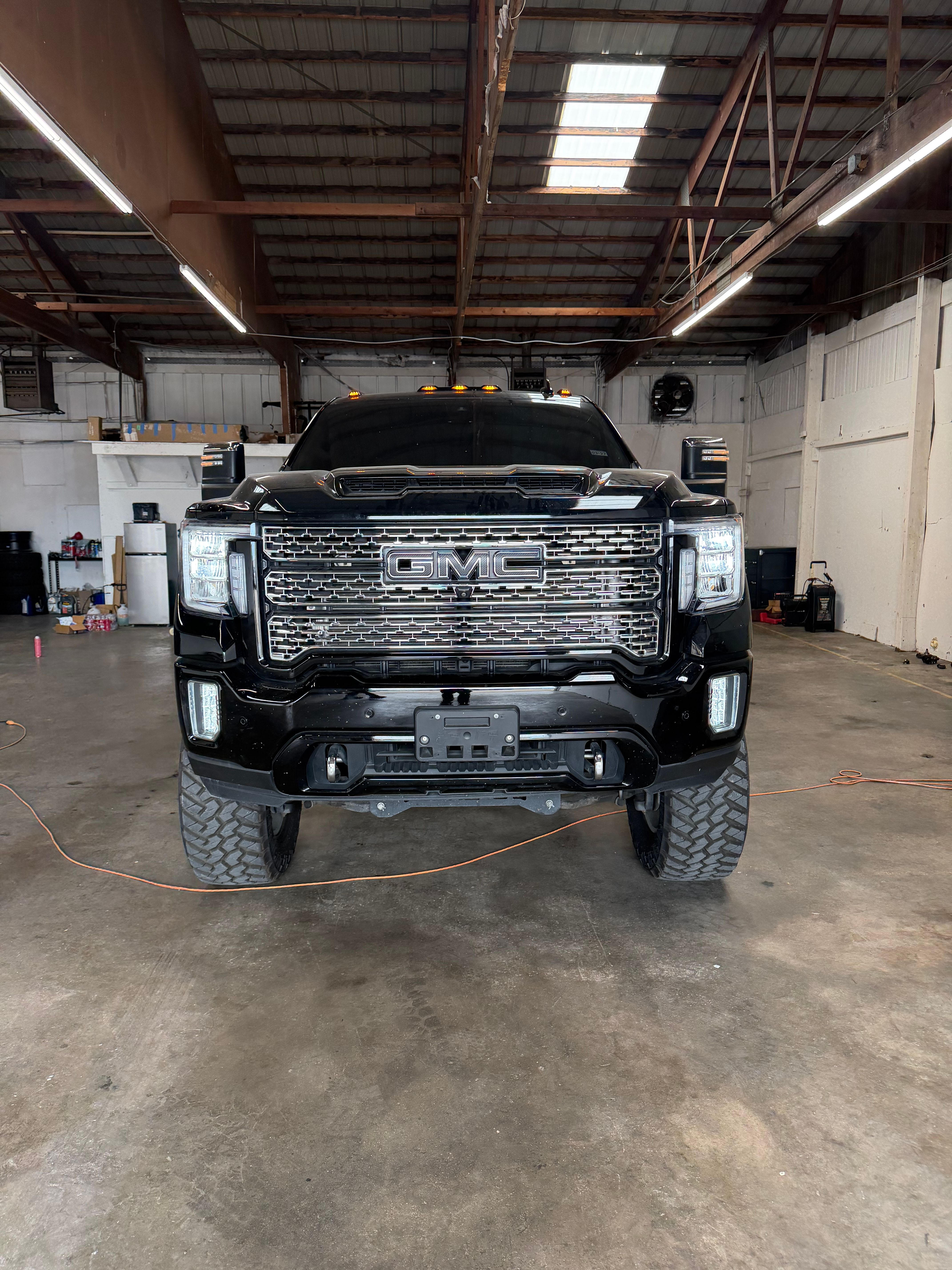Used 2022 GMC Sierra 2500 Denali w/ Denali Ultimate Package AWD/4WD image 1