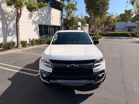 Used 2022 Chevrolet Colorado Z71 AWD/4WD image 9