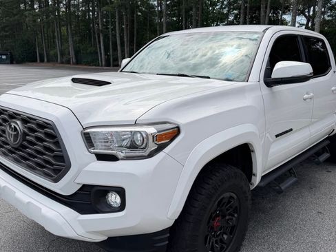 Used 2021 Toyota Tacoma TRD Sport w/ Technology Package RWD image 4