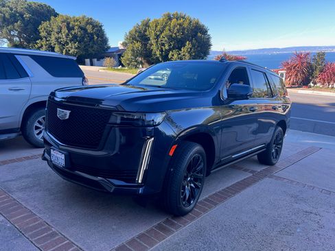 Used 2023 Cadillac Escalade Sport w/ LPO, ONYX Package AWD/4WD image 5