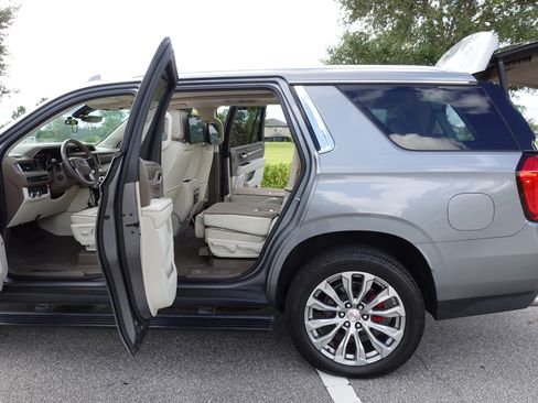 Used 2021 GMC Yukon Denali w/ Denali Ultimate Package AWD/4WD image 10