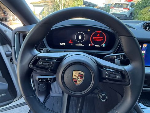 Used 2025 Porsche Cayenne S image 14