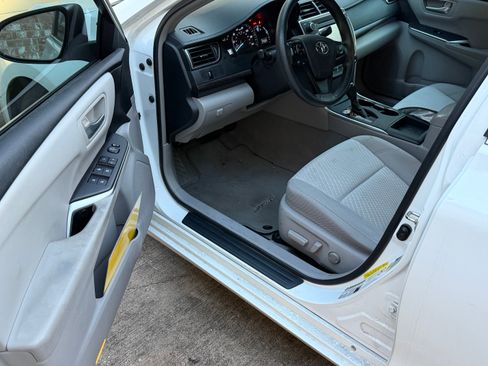 Used 2015 Toyota Camry LE FWD image 6