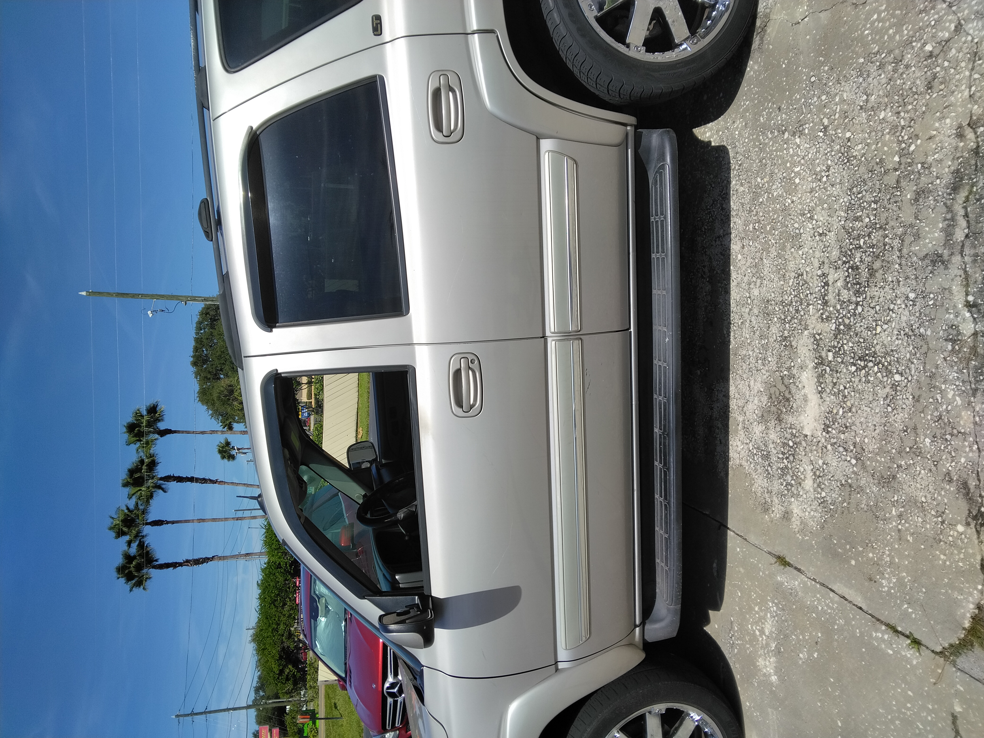 Used 2005 Chevrolet Tahoe LT w/ LT Preferred Equipment Group RWD image 21