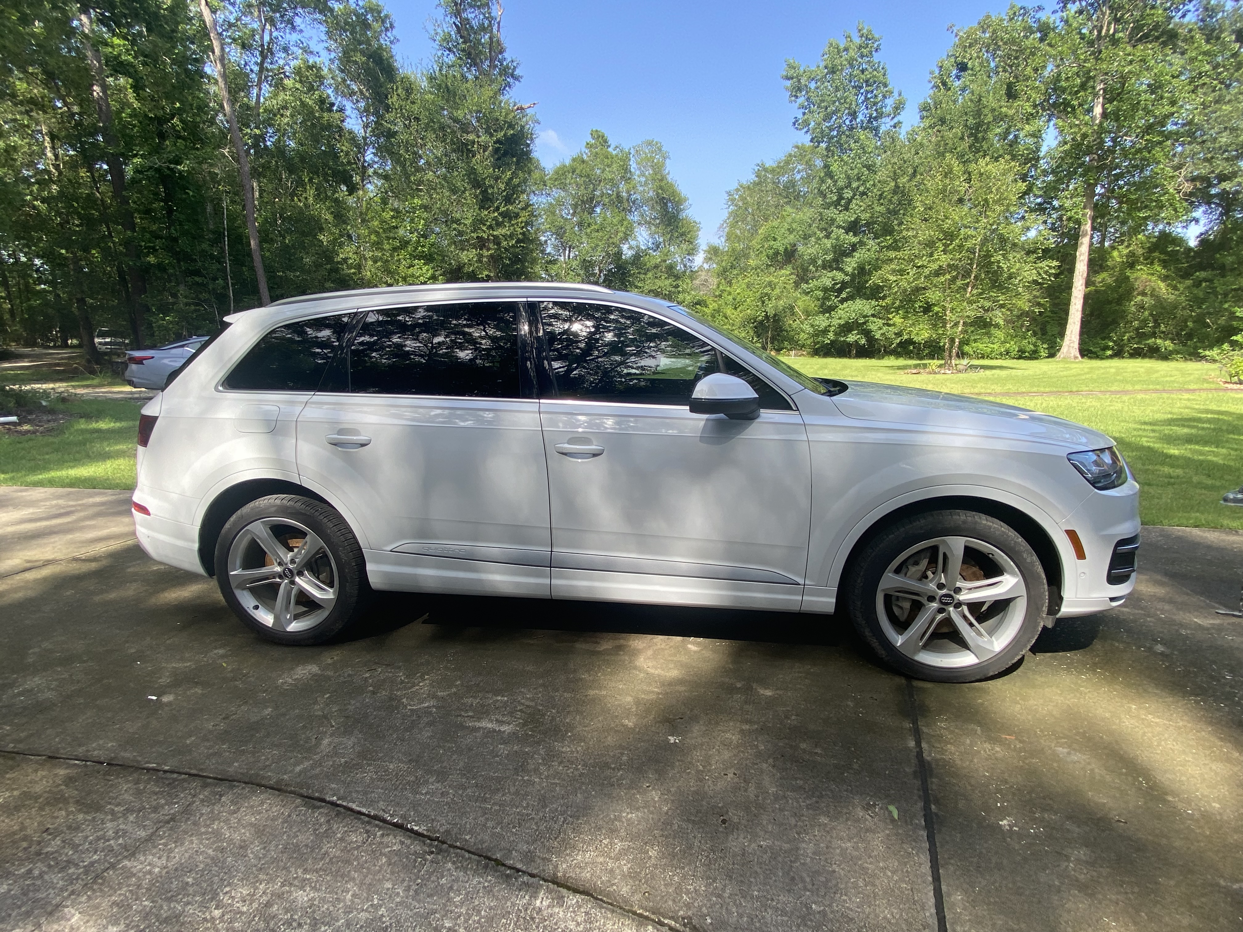 Used 2019 Audi Q7 3.0T Prestige w/ Prestige Package AWD/4WD image 2