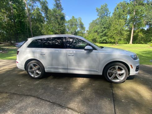 Used 2019 Audi Q7 3.0T Prestige w/ Prestige Package AWD/4WD image 2