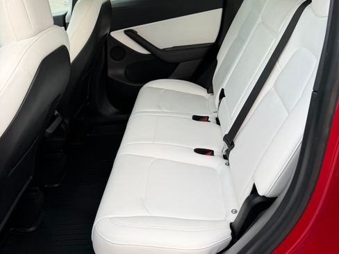 Used 2021 Tesla Model Y Performance image 10