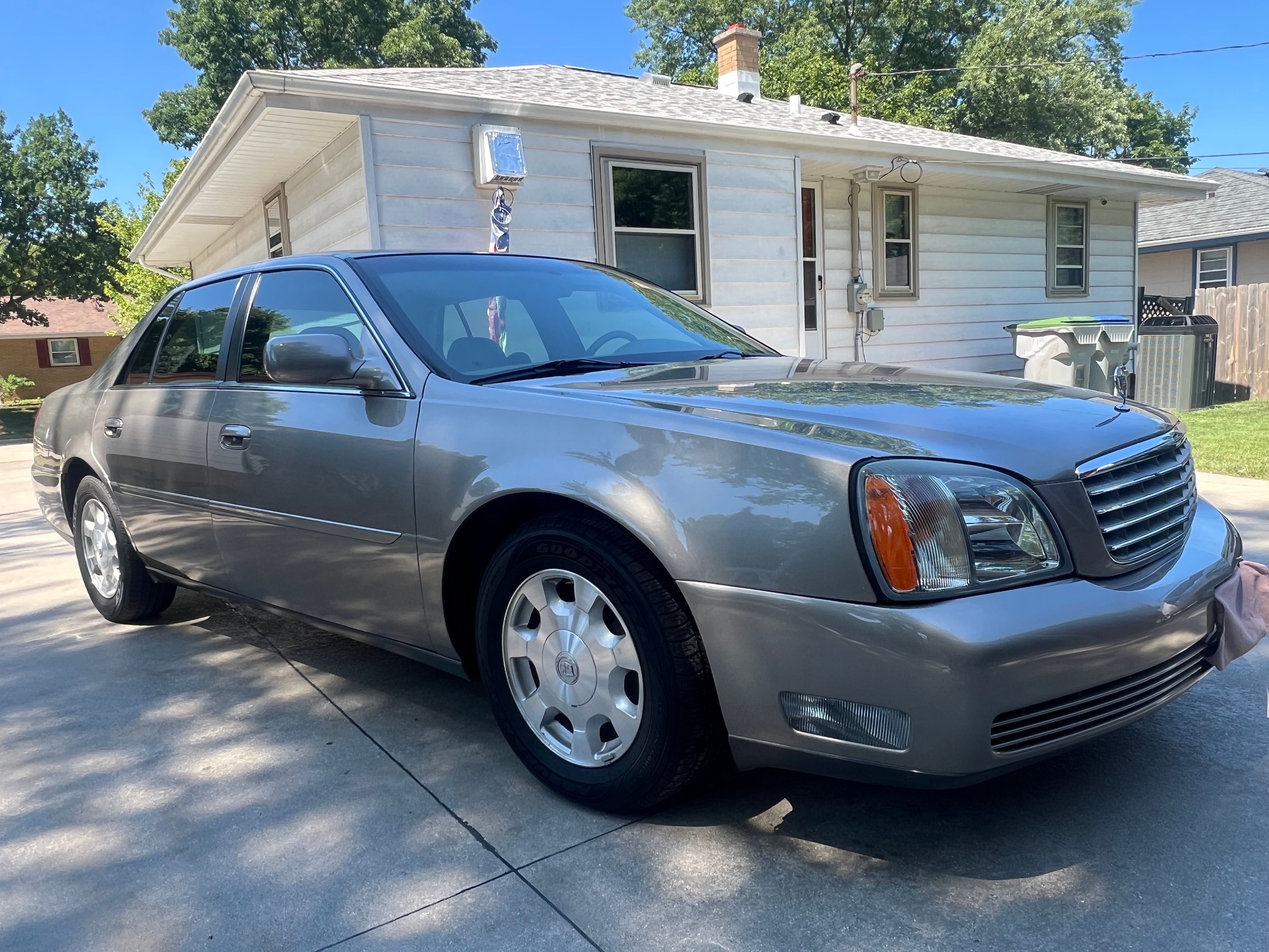 Used 2002 Cadillac De Ville FWD image 6