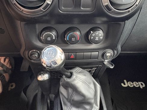 Used 2011 Jeep Wrangler Sport AWD/4WD image 16