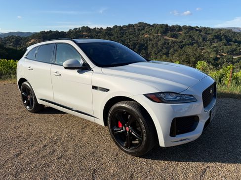Used 2018 Jaguar F-PACE S AWD/4WD image 22