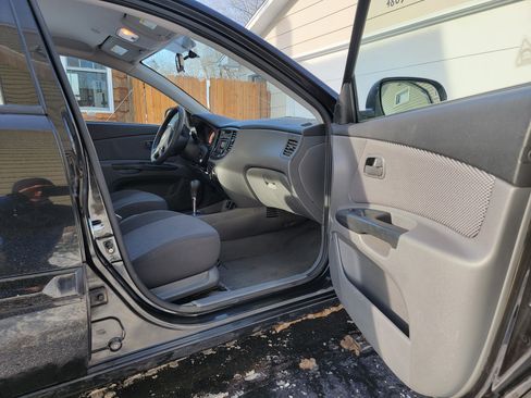 Used 2011 Kia Rio LX w/ Value Pkg image 10