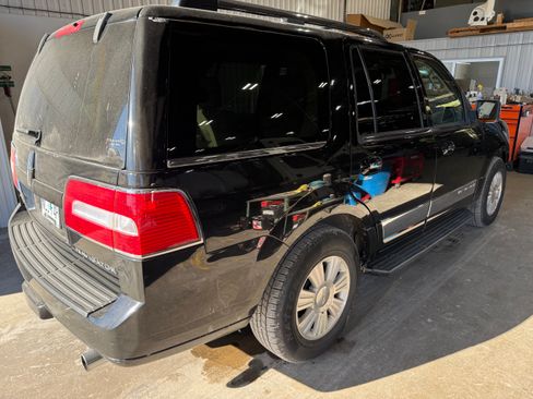 Used 2009 Lincoln Navigator 4WD image 5