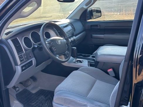 Used 2011 Toyota Tundra 4x4 CrewMax w/ SR5 Pkg image 15