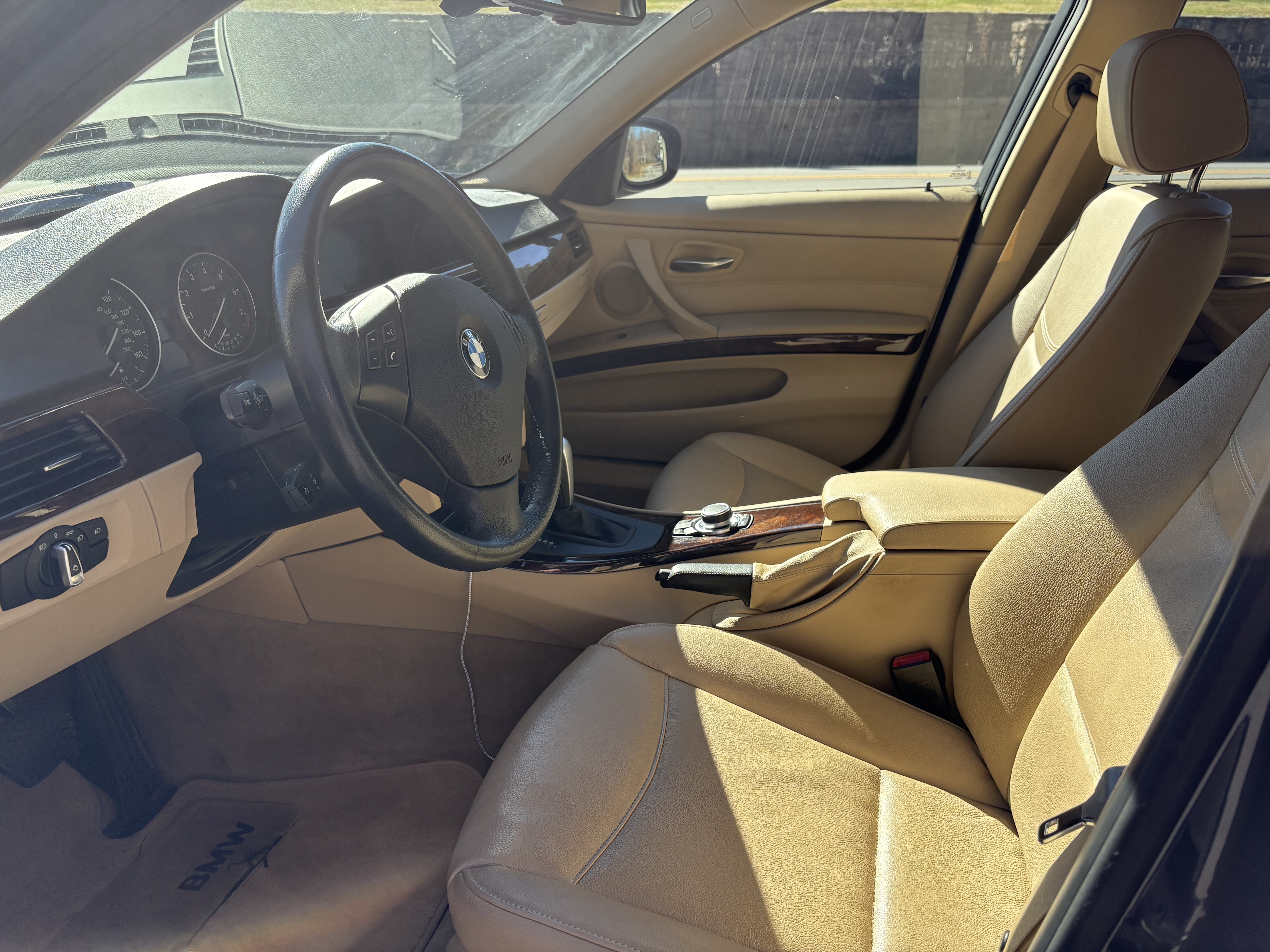 Used 2010 BMW 328i xDrive Sedan AWD/4WD image 6