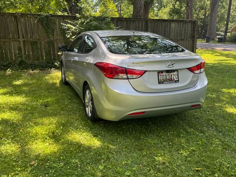 Used 2013 Hyundai Elantra GLS w/ Preferred Pkg FWD image 6