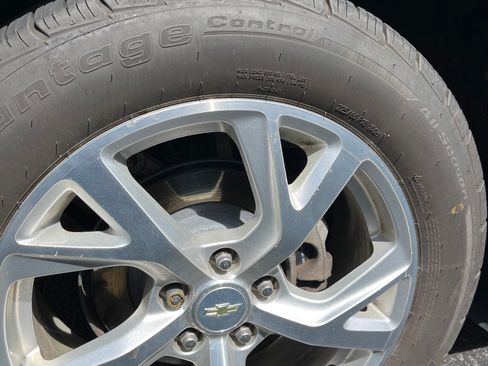 Used 2018 Chevrolet Equinox Premier AWD/4WD image 30