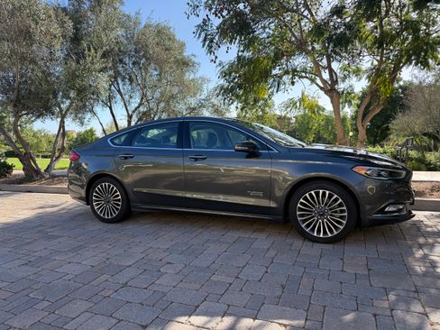Used 2017 Ford Fusion Energi SE FWD image 8