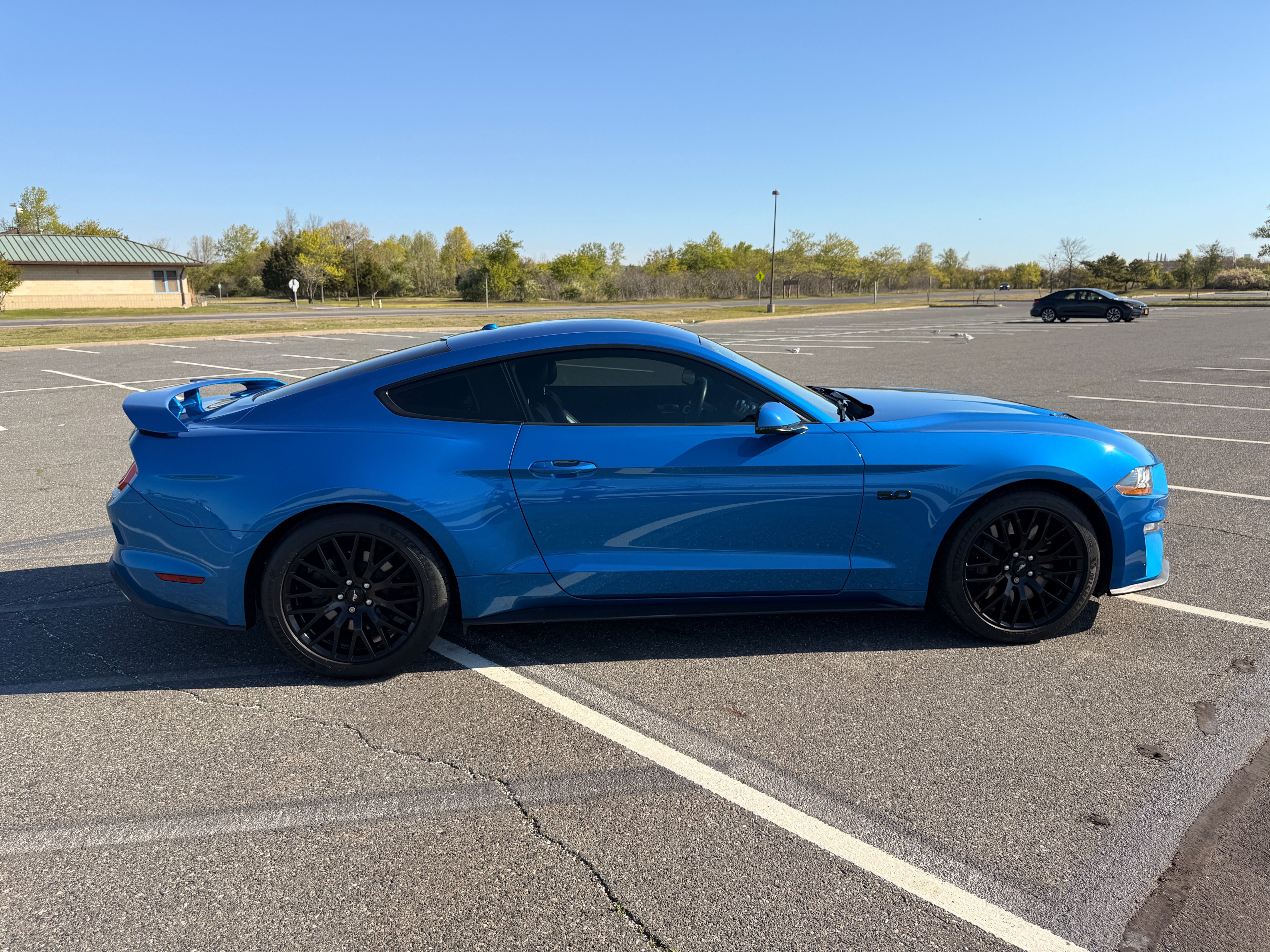 Used 2019 Ford Mustang GT Premium w/ GT Performance Package RWD image 9