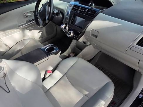Used 2012 Toyota Prius V Five image 8