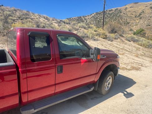 Used 2016 Ford F250 XLT w/ Snow Plow Prep Package image 4