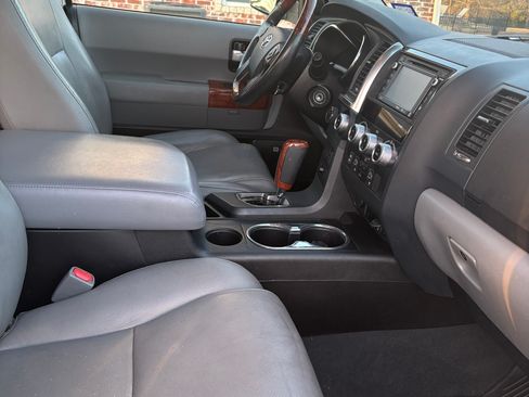 Used 2019 Toyota Sequoia Platinum image 9