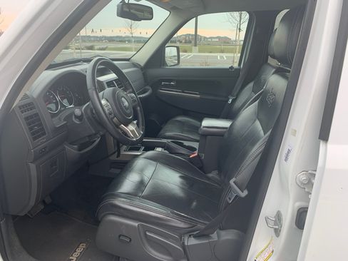 Used 2011 Jeep Liberty Limited image 11