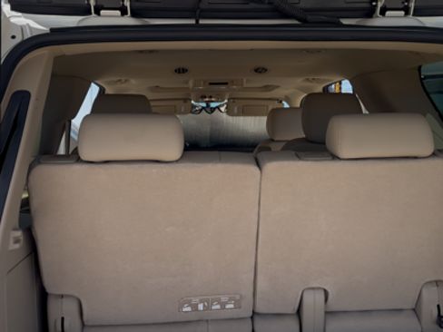 Used 2014 Cadillac Escalade Premium AWD/4WD image 8
