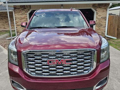 Used 2018 GMC Yukon Denali w/ Denali Ultimate Package AWD/4WD image 4
