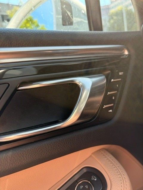 Used 2022 Porsche Macan AWD/4WD image 20