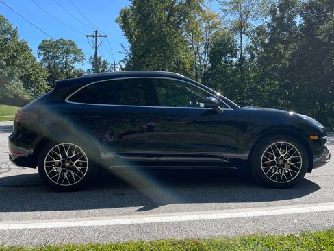 Used 2017 Porsche Macan Turbo image 5