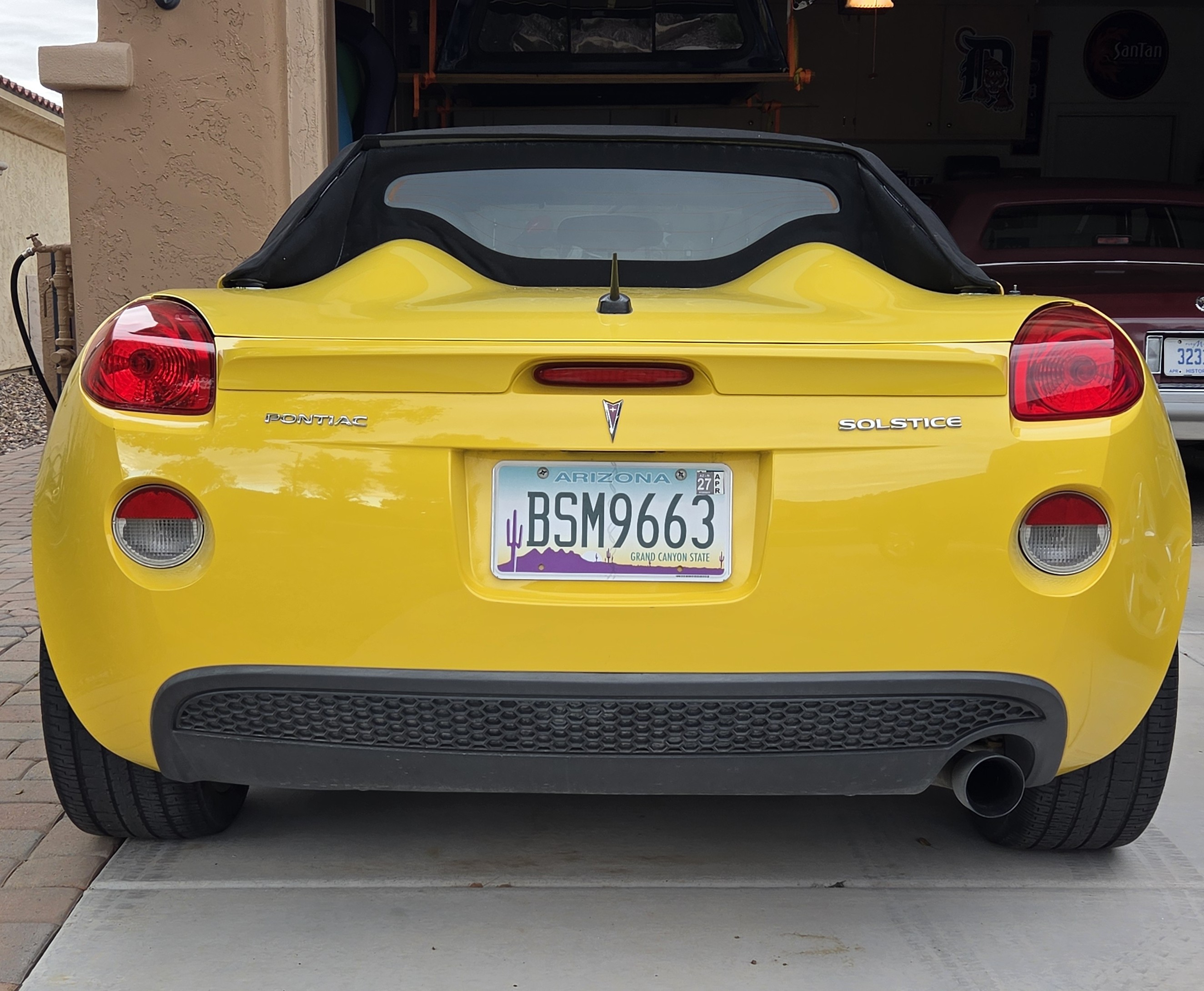 Used 2008 Pontiac Solstice Convertible w/ Premium Package RWD image 9