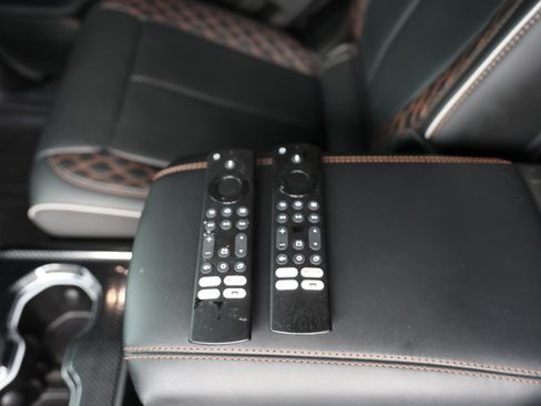 Used 2023 Jeep Grand Cherokee L Summit AWD/4WD image 20