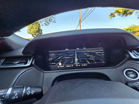 Used 2018 Land Rover Range Rover Velar R-Dynamic SE image 12