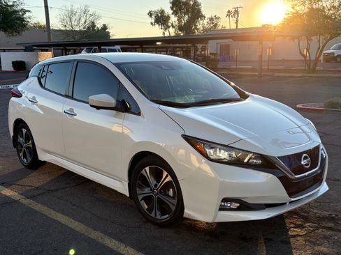 Used 2020 Nissan Leaf SV w/ SV Technology Package image 1
