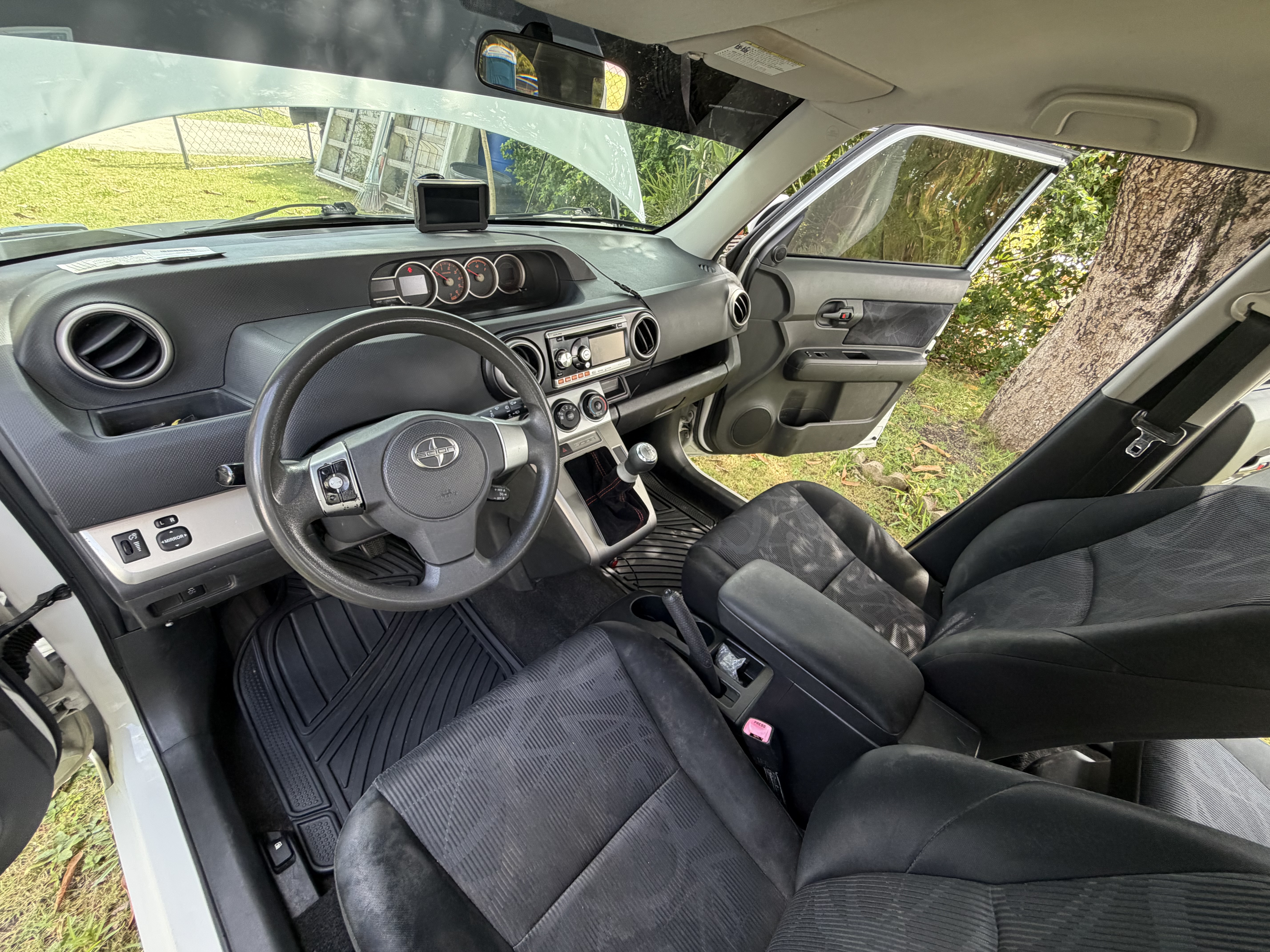 Used 2011 Scion xB FWD image 8