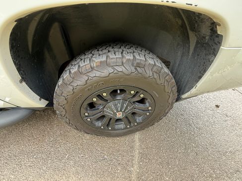 Used 2008 Chevrolet Suburban LT image 4