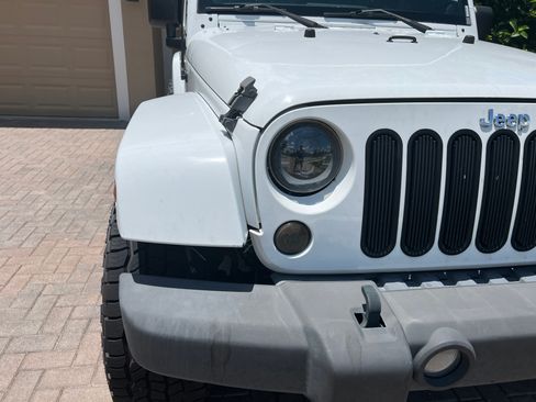 Used 2012 Jeep Wrangler Unlimited Sahara w/ Connectivity Group AWD/4WD image 16